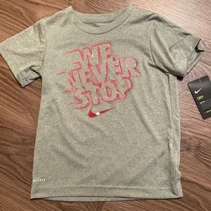 Nike shirt 5/6 m brand new with tags